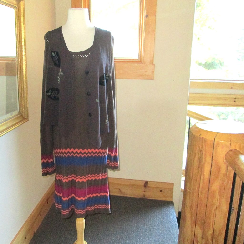Aventura Organic Cotton Knit Long Sleeve Brown Aztec Design Dress W/ Bread Vest